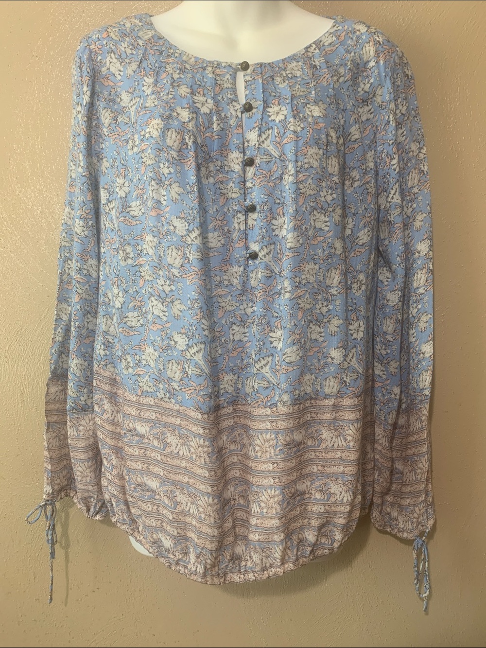 Lucky Brand size M Light Blue Floral Henley Top Pink Accents NWT $99